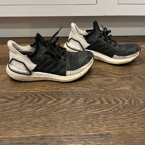 Adidas Ultraboost 19.5 Womens Sneaker - size 6.5